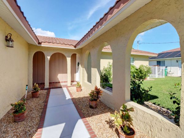 Cape Coral Home 1011343