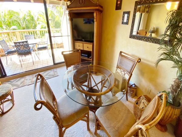 2 Bedroom Condo Communal Pools, Hot Tub, BBQs & Tennis Court