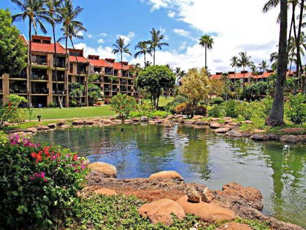 2 Bedroom Condo Communal Pools, Hot Tub, BBQs & Tennis Court