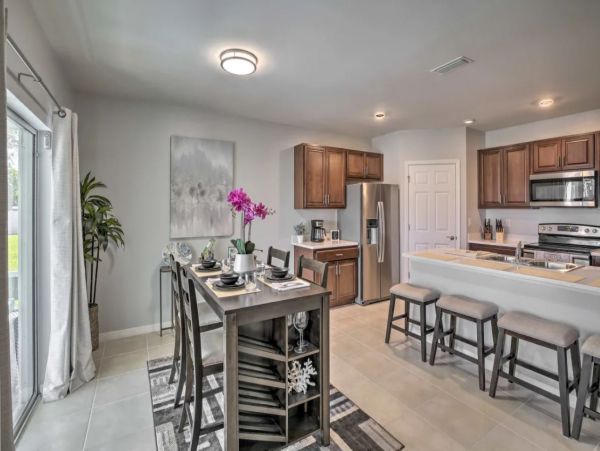 Cape Coral Four Bedroom Pool Vacation Home