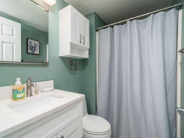 Fort Myers Vacation Condo 2 Bedrooms Sleeps 6 Walk to Beach