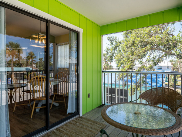 Lovely 2 Bedroom Vacation Rental in Fort Myers Beach