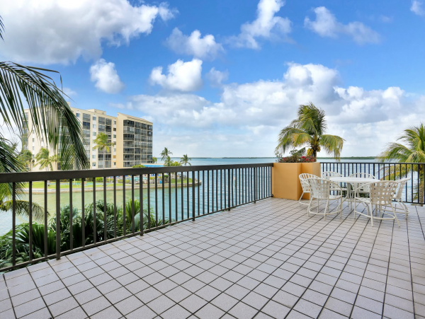 Bay View Two Bedroom vacation rental Condo in Fort Myers Beach