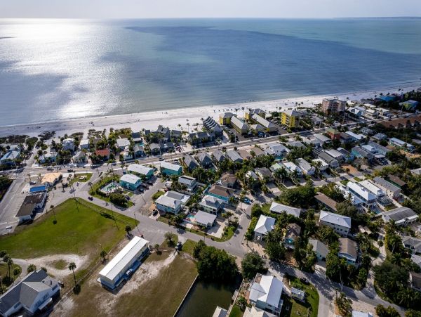 Fort Myers Home 1011435