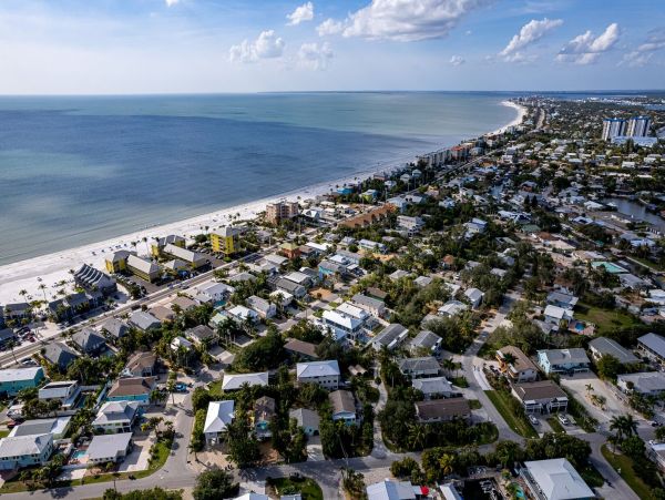Fort Myers Home 1011435