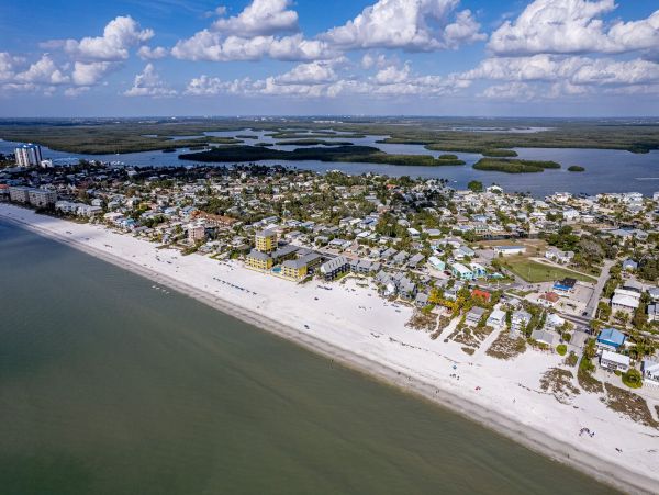 Fort Myers Home 1011435