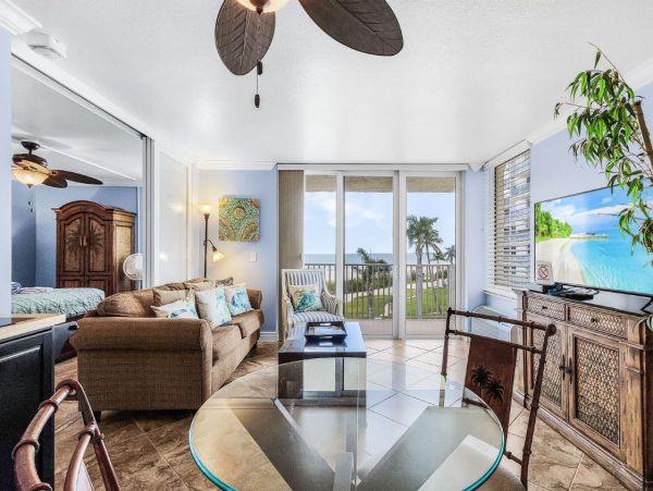 Gulf-Front Florida Vacation Rental Fort Myers Beach Getaway