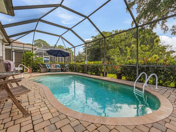 Fort Myers Three Bedroom Vacation Rental Sleeps 8 Guests