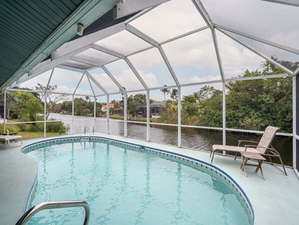 Fort Myers Lake Front 3 Bedroom Home