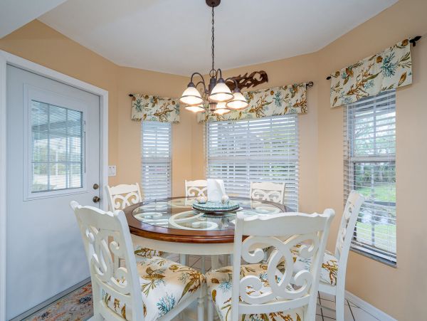 Fort Myers Lake Front 3 Bedroom Home
