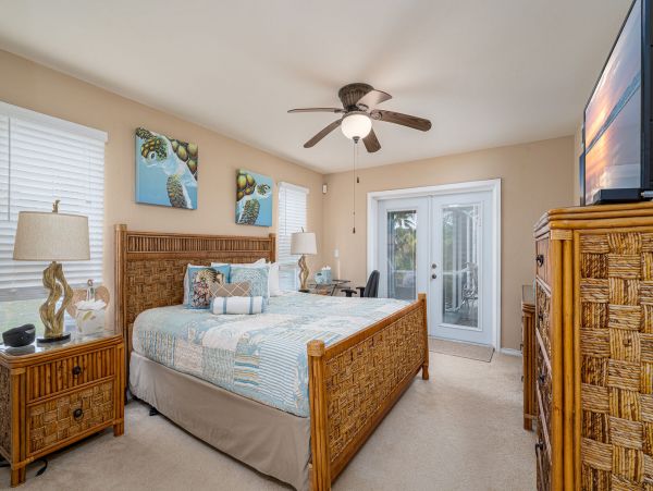 Fort Myers Lake Front 3 Bedroom Home