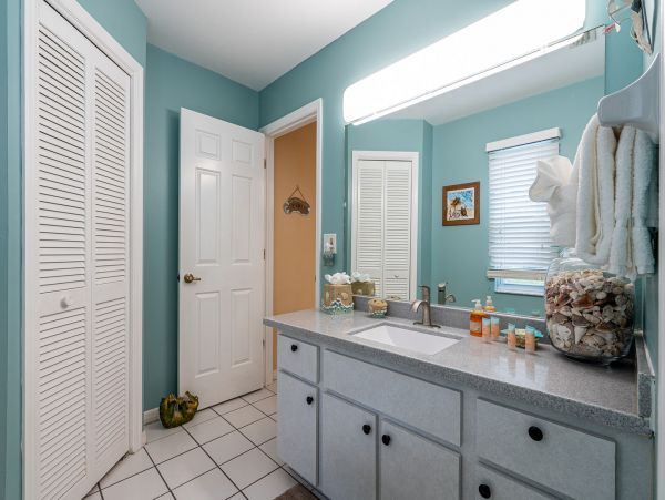 Fort Myers Lake Front 3 Bedroom Home
