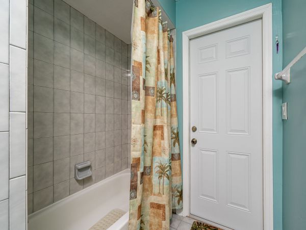 Fort Myers Lake Front 3 Bedroom Home