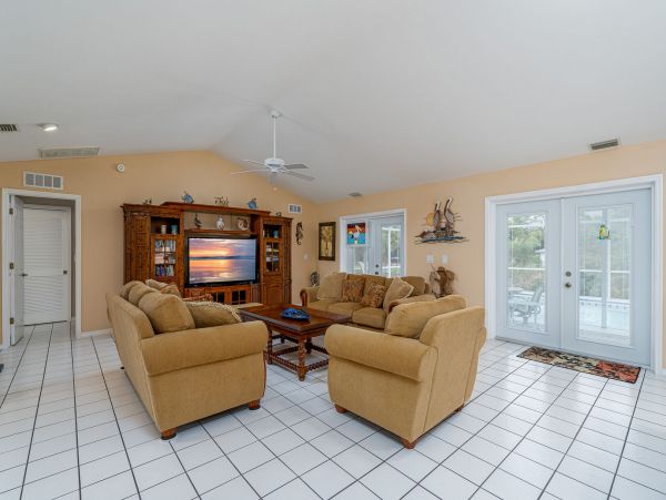 Fort Myers Lake Front 3 Bedroom Home