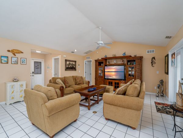 Fort Myers Lake Front 3 Bedroom Home