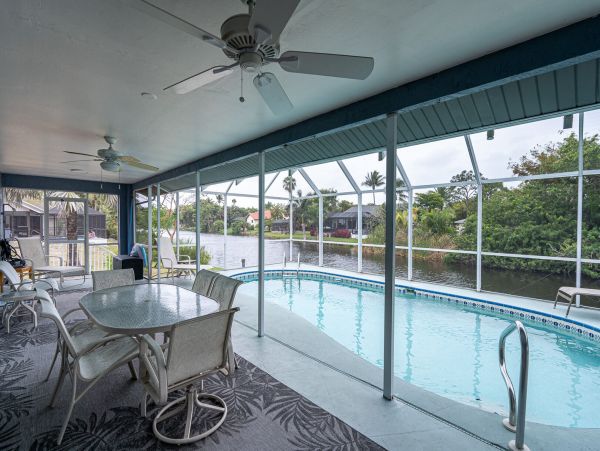 Fort Myers Lake Front 3 Bedroom Home