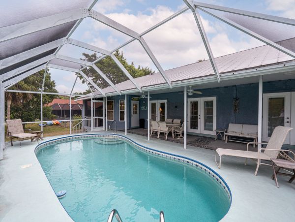Fort Myers Lake Front 3 Bedroom Home