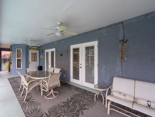 Fort Myers Lake Front 3 Bedroom Home