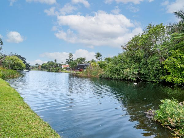 Fort Myers Lake Front 3 Bedroom Home
