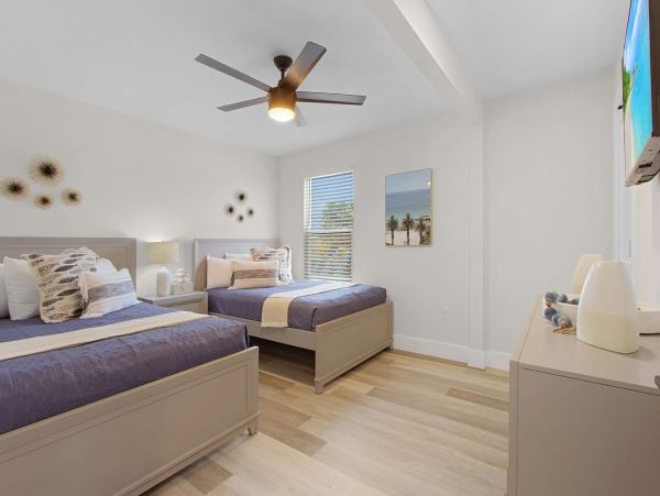 Fort Myers Beach Charming Three Bedroom Gulf Side Retreat