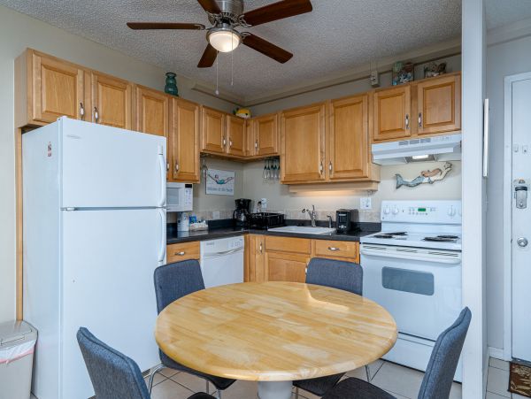 Charming Fort Myers Condo Located to the Beach