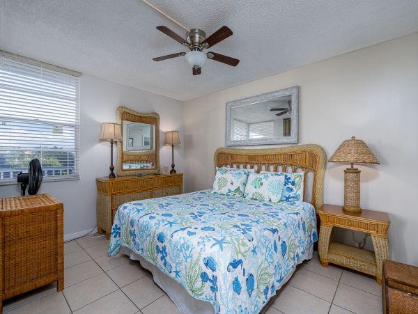 Charming Fort Myers Condo Located to the Beach