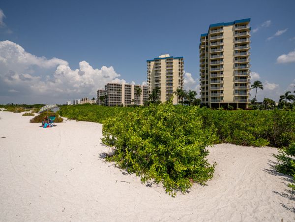 Charming Fort Myers Condo Located to the Beach