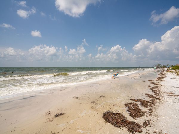Charming Fort Myers Condo Located to the Beach