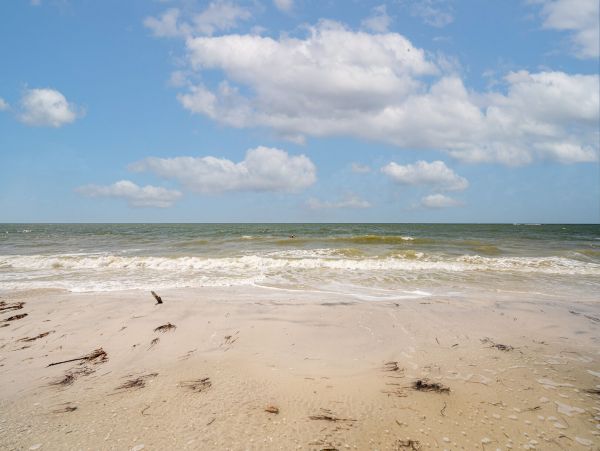 Charming Fort Myers Condo Located to the Beach