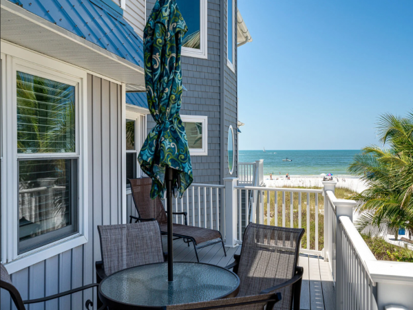 Fort Myers Vacation Condo with Partial Gulf Views and Community Pool
