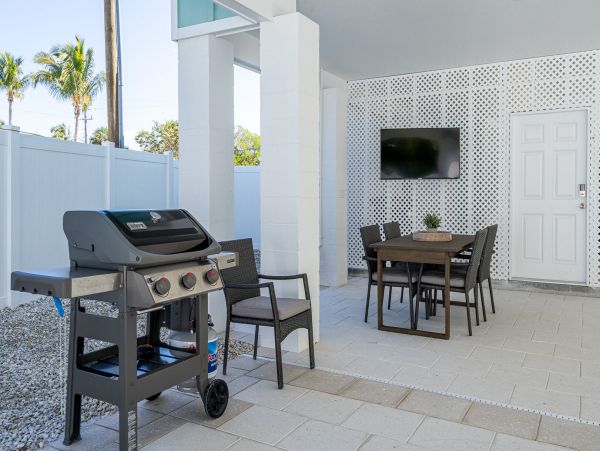 Fort Myers Beach Private Home with Outdoor Pool