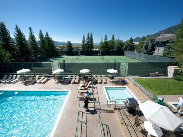 4 Bedroom Luxury Home with Private Hot Tub