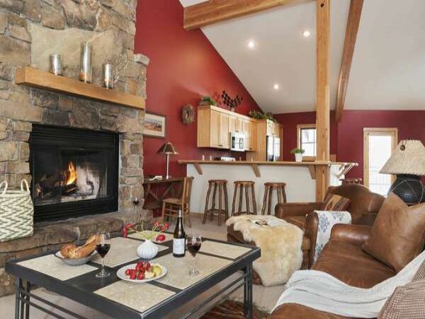 4 Bedroom Luxury Home with Private Hot Tub
