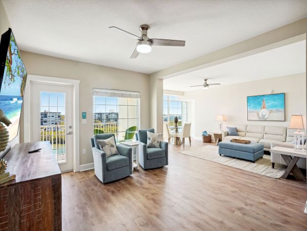 Charming Wtaerfrot Condo - Steps from Beach and Water Park