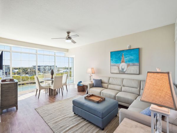 Charming Wtaerfrot Condo - Steps from Beach and Water Park