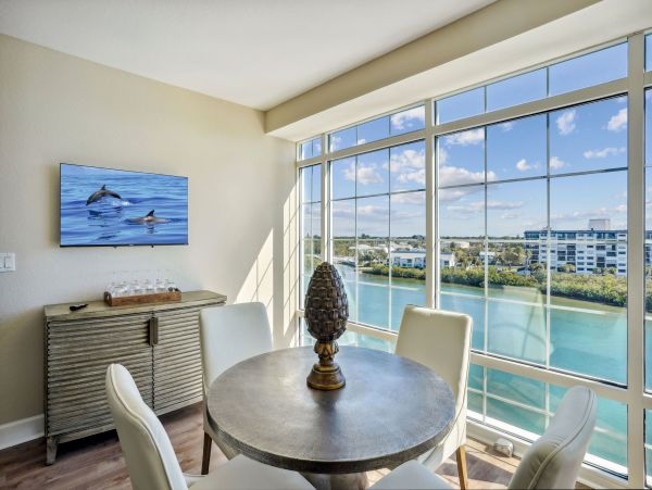 Charming Wtaerfrot Condo - Steps from Beach and Water Park