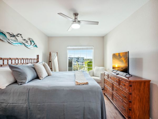 Charming Wtaerfrot Condo - Steps from Beach and Water Park