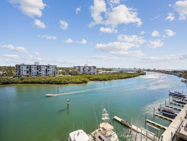Charming Wtaerfrot Condo - Steps from Beach and Water Park