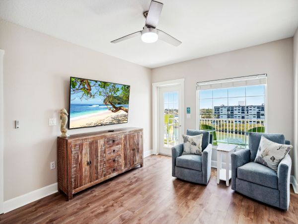 Charming Wtaerfrot Condo - Steps from Beach and Water Park