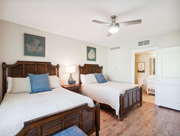 Charming Wtaerfrot Condo - Steps from Beach and Water Park