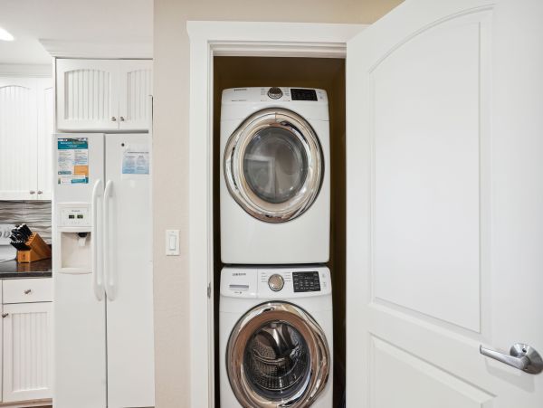 Charming Wtaerfrot Condo - Steps from Beach and Water Park