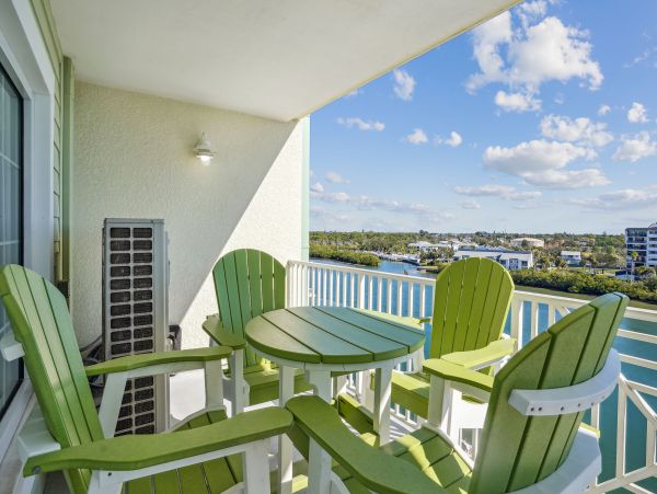 Charming Wtaerfrot Condo - Steps from Beach and Water Park