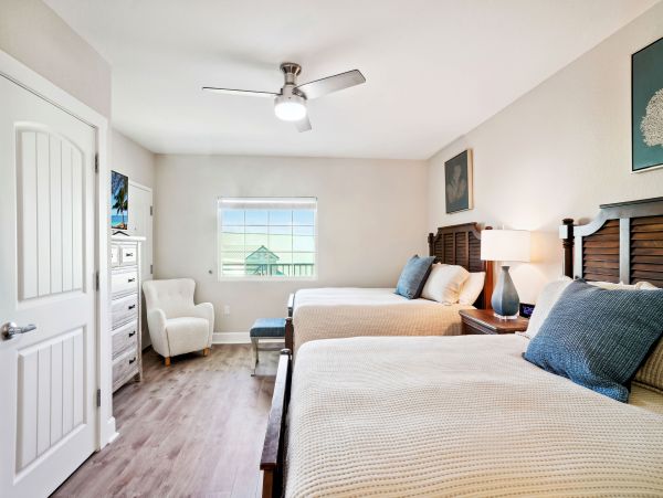 Charming Wtaerfrot Condo - Steps from Beach and Water Park