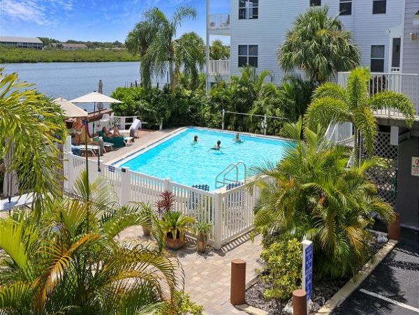 What a Beauty Town Home Steps to Beach