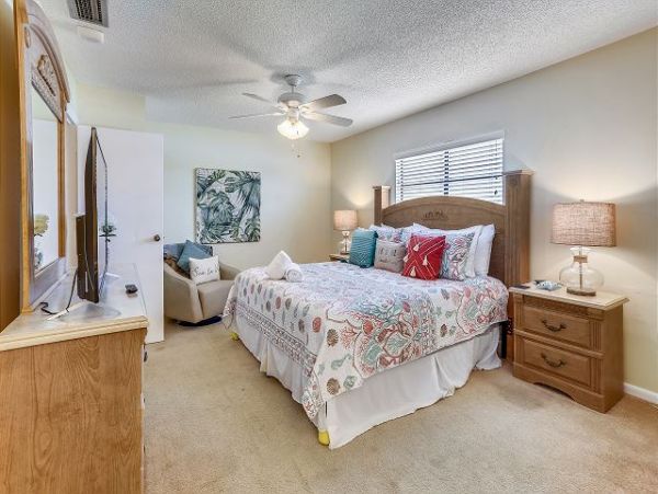 What a Beauty Town Home Steps to Beach