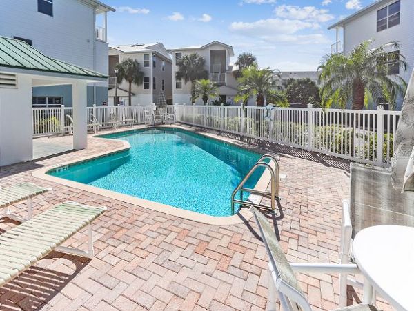 What a Beauty Town Home Steps to Beach