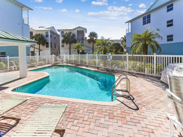 What a Beauty Town Home Steps to Beach