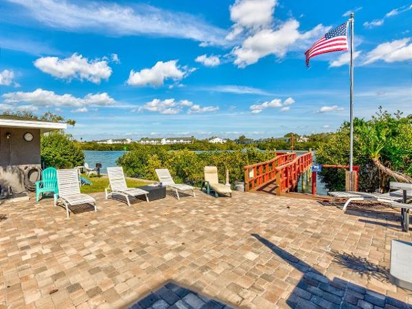 What a Beauty Town Home Steps to Beach