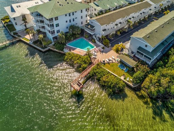 What a Beauty Town Home Steps to Beach
