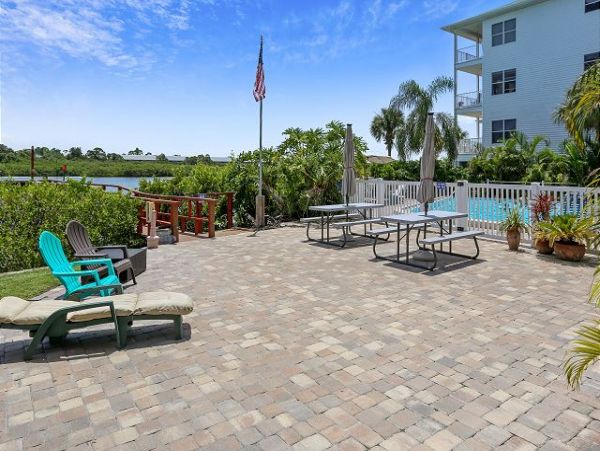 What a Beauty Town Home Steps to Beach
